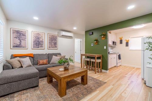 Emerald Escape - UNR & Pet Friendly