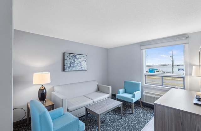 Emerald Hotel & Suites