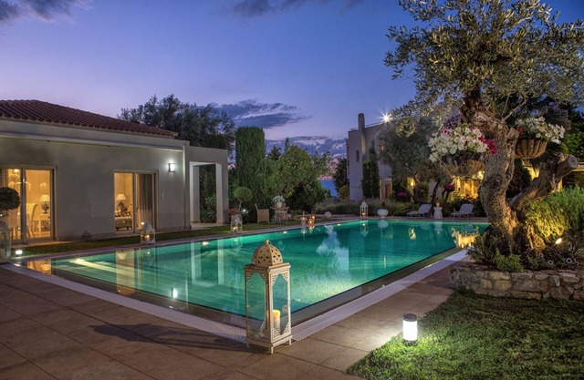 Emerald Villa-next to the beach-sharing swimming pool