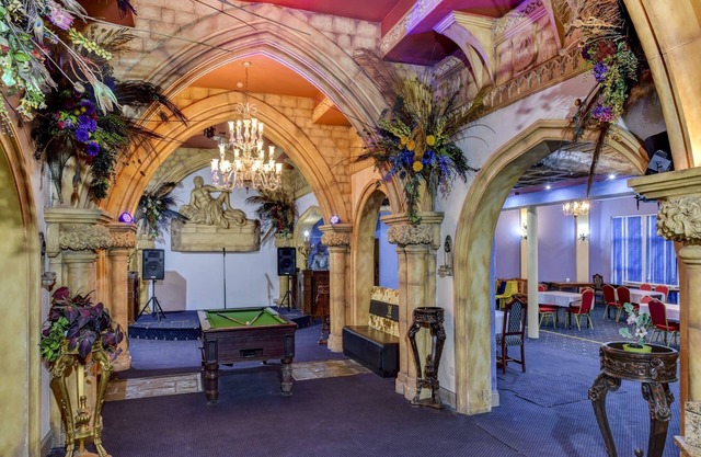 Empire Hotel