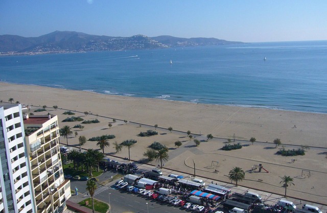Empuriabrava apart. First line of the sea, central, Wifi, Air conditioning.