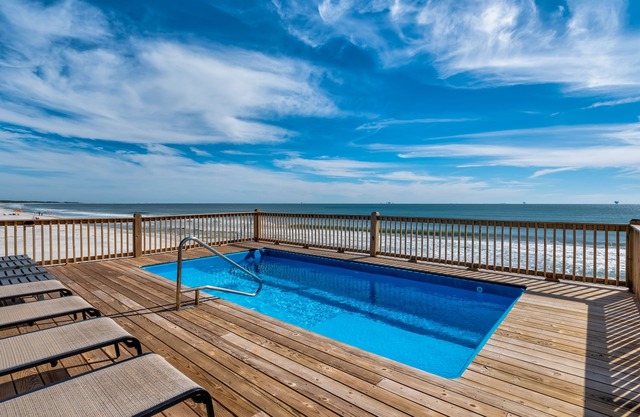 Encantado | Beach Front. Pool. Sunset Views