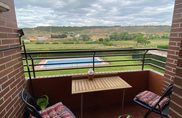 "encanto en La Rioja: Moderno Apto en Fuenmayor"