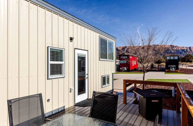 Enchanting Tiny House Perfect for Four in Apple Valley, Utah