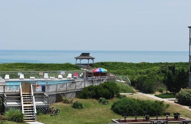 End unit with wonderful ocean views!