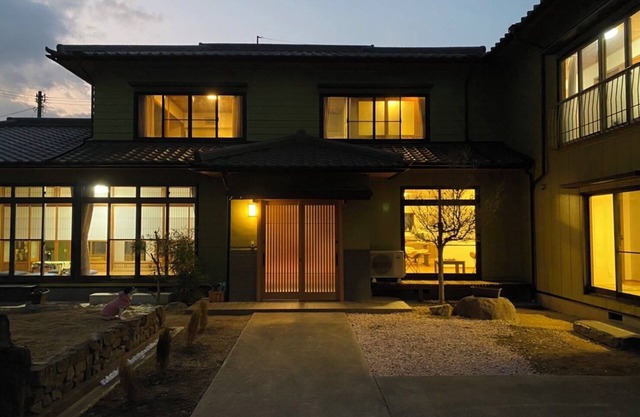 English, Chinese, Taiwanese, Japanese available Accommodates up to 8 people Now. To celebrate our first anniversary, we are giving away 2 kg of "Oide Mai" rice produced in Kagawa Prefecture to two adults staying two nights or more.