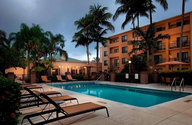 Enjoy a Hassle-Free Stay! with Outdoor Pool, Short Drive to Royal Oaks Park
