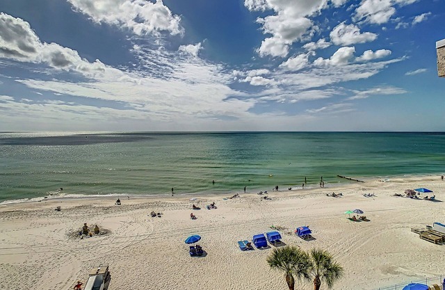 Enjoy beautiful sunsets from the top floor in this 2 bed, 2 bath condo!