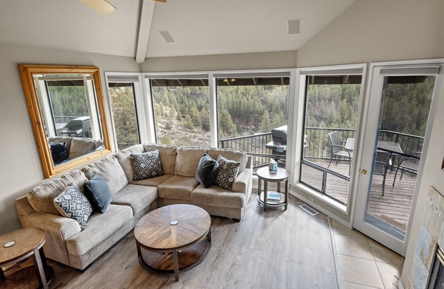 Enjoy Deschutes River Views from Beautiful 3-Bedroom Mt. Bachelor Village Condo!
