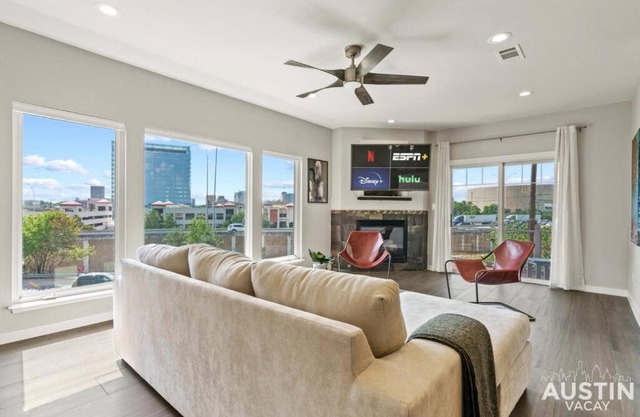 Enjoy DT In A Newly Renovated Home Covered Patio