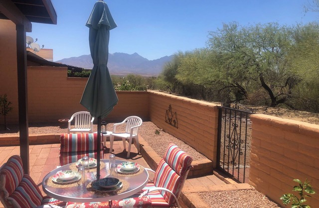 Enjoy Gorgeous Mountain Views w/Privacy & Southwestern Ambiance Inside and Out!