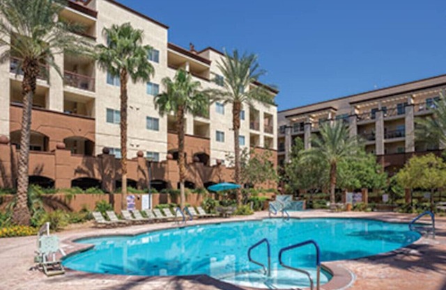 Enjoy Las Vegas Blvd with the Family in 2BD condo with resort lazy river