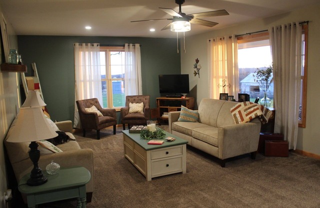Enjoy rural Missouri and a quiet getaway at White Cottage Farm.