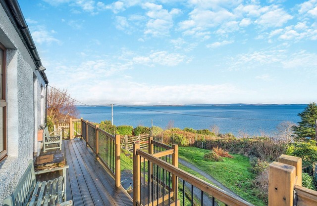 Enjoy stunning sea views from this traditional cottage on the coast of Arran.