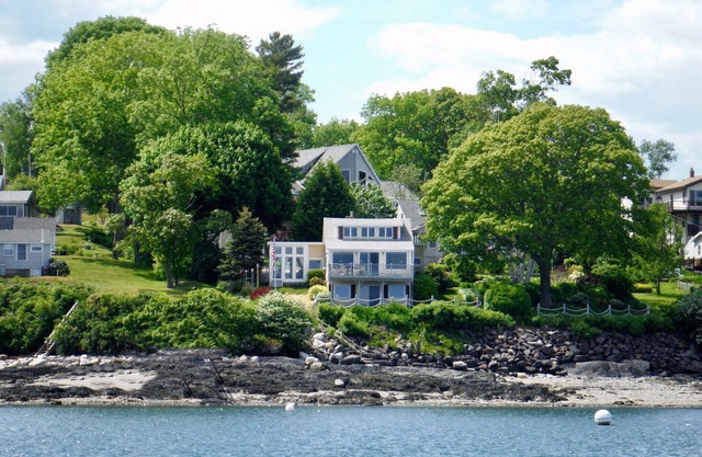Enjoy the Fall Colors on the Coast of Maine!