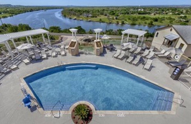 Enjoy the lake and nearby river!