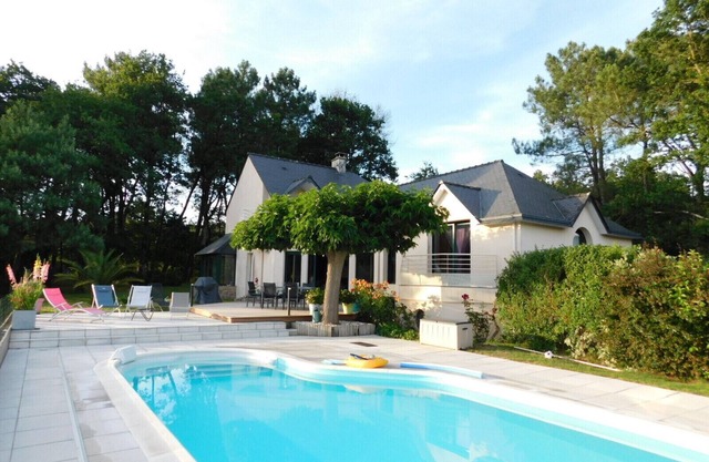 Enjoy the peace and quiet just 30 minutes from beaches and tourist attractions