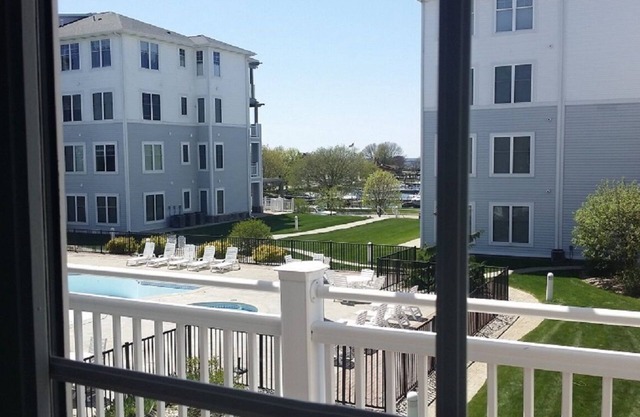 Enjoy the warm Summer Breeze in this modern 3BR, 2BA Downtown Condo