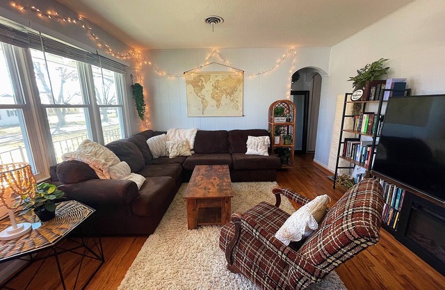 Enjoy this cozy home away from home all to yourself!