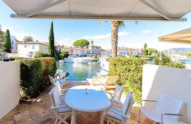 Enlarged house in Port Grimaud with 2 terraces and 12m mooring