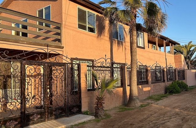 Ensenada,Near to Estero beach,Great location for Baja races large parking inside