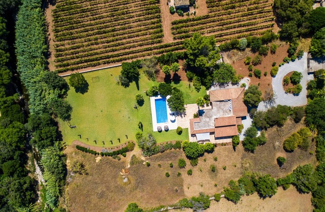 Entertainment Packed, Spacious, Peaceful & Convenient
