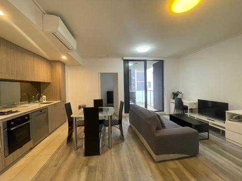 Entire 2 bedrooms Security Apartment