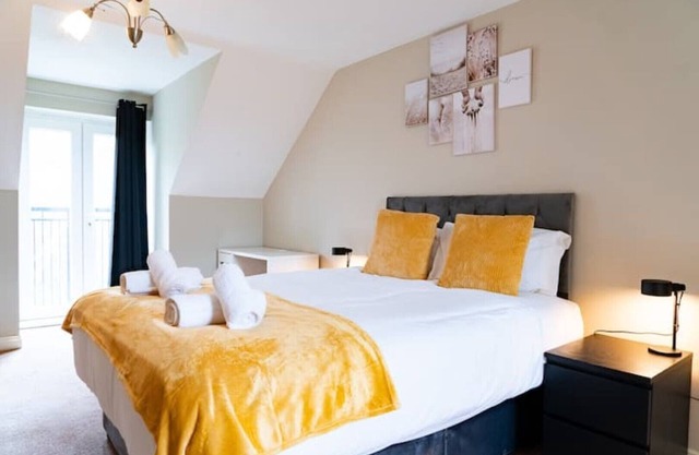 Entire 4 Bed House| Cosy |Luxury |Sleeps 7|Free Parking