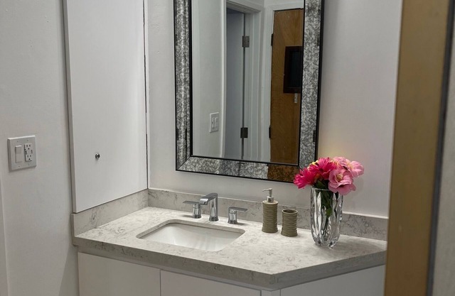 Entire Beverly Hills Guest House