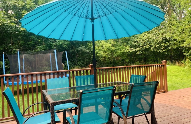 Entire Chalet in Prime Location - close to hiking, beaches, golf, trails & more!