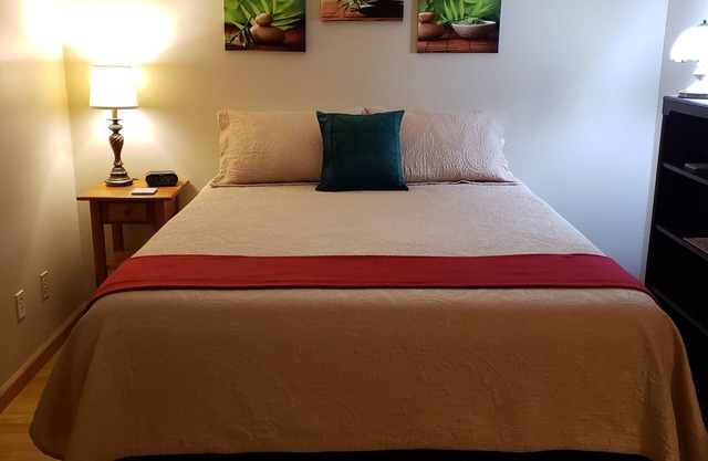 Entire Condo - Near DIA/Anschutz - Quiet End-Unit, In-Unit Washer/Dryer!