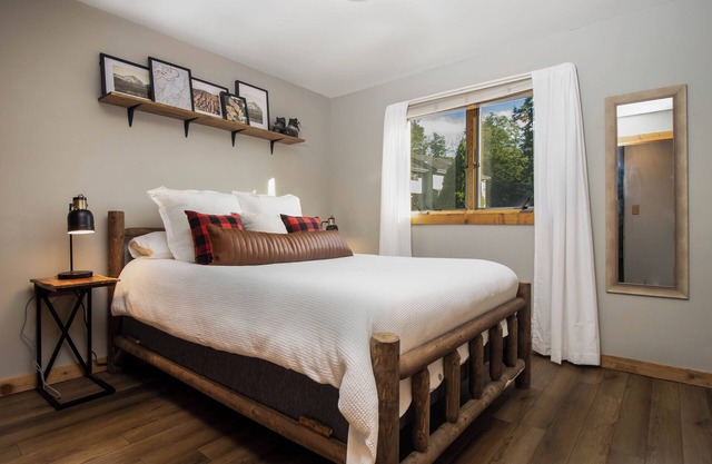 Entire Condo Steps From The Slopes at Timberline