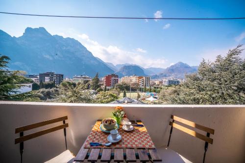 Entire flat, 1 minute walk from lake of Garda