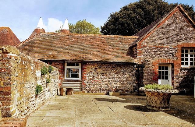 Entire Guest House. Cosy, self contained & rural.
