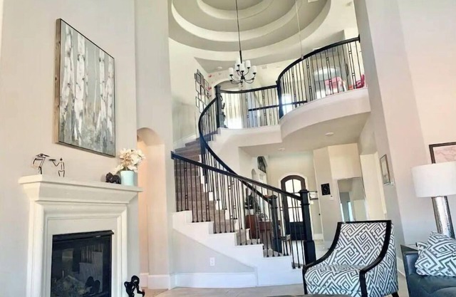 Entire home monthly rental 3 months minimum.