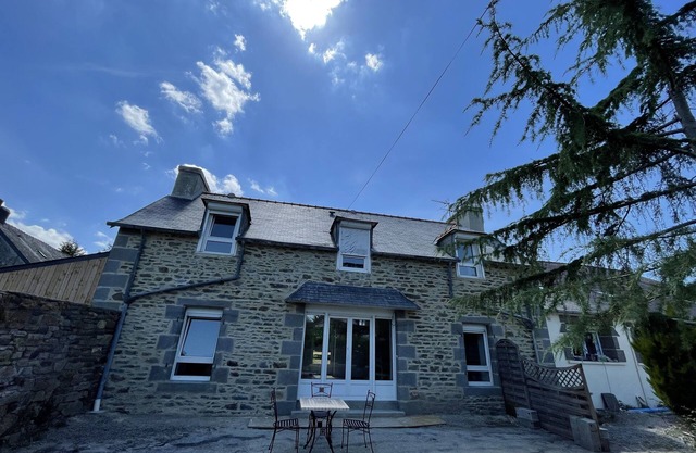 Entire house for rent, a haven of peace in the historic heart of Le Faou