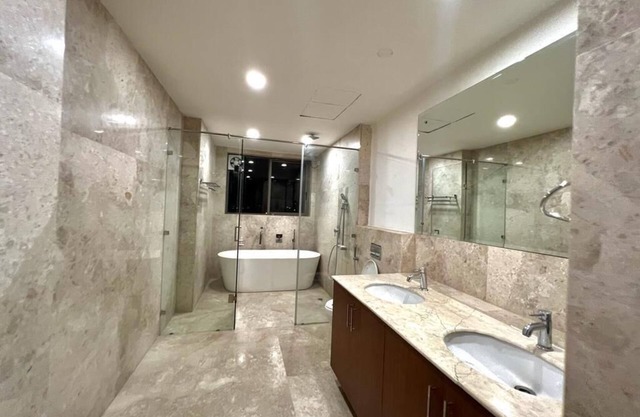 Entire Luxury 2BHK Flat for Parties/Family