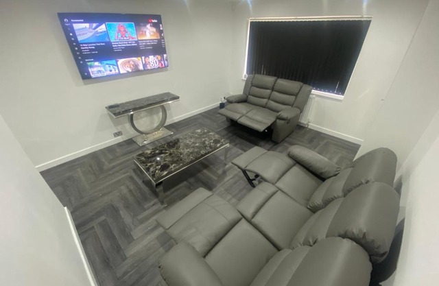 Entire Luxury Holiday Home leeds