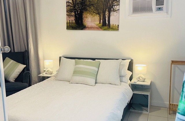 Entire One Bed Room Unit in Norwood, Adelaide. 8 Min drive to the City Centre