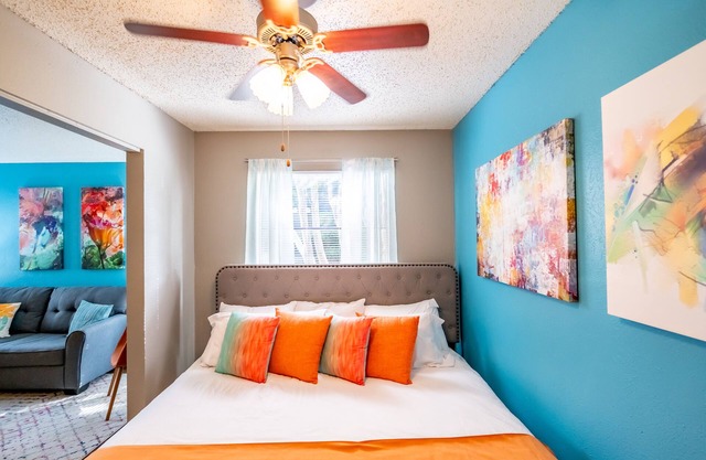 Entire Place✶King Bed✶Washer Dryer✶WiFi✶4K TV✶2 Cars #509