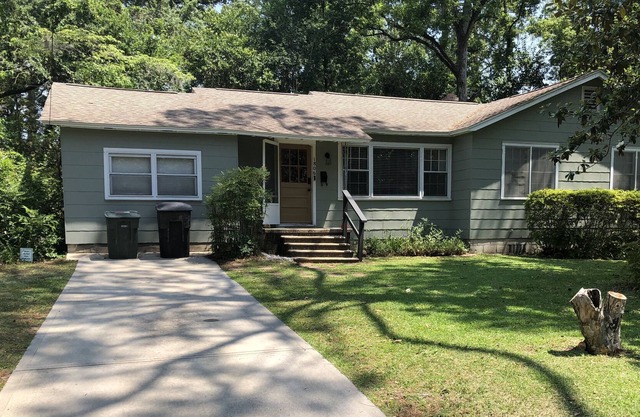 Entire Remodeled 4 Bed House, Walk to FSU Stadium