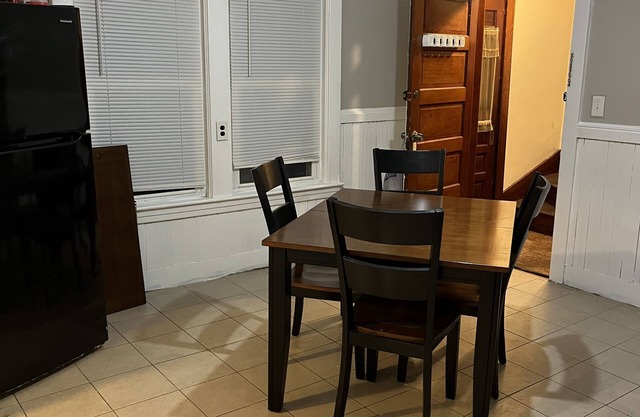 Entire Rental unit 5 bed 1.5 bath