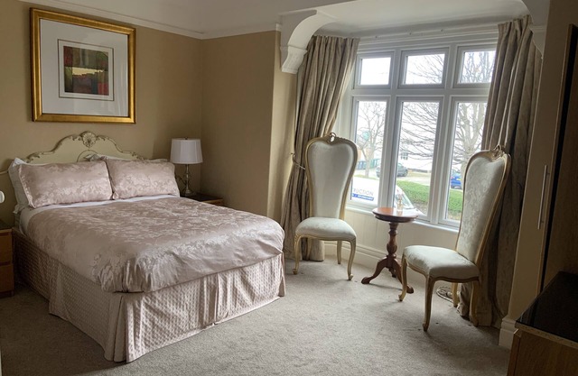 Entire Seaside Home, Sleeps 8