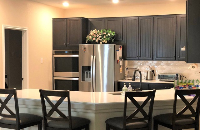 Entire Spacious Home in Serene Nature, Near Trails and Lake, 3BR2Bath Sleeps 7