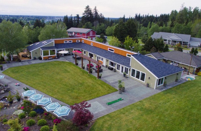 Enumclaw Estates Main House & Barn Home (A+B)