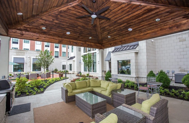 Equipped Studio | Pool Access