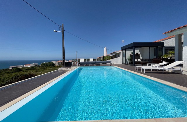 ERICEIRA HILLS- DE LUXE VILLA WITH HEATED POOL AGAINST THE ATLANTIC
