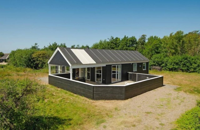 "Erich" - 1.8km from the sea by Interhome