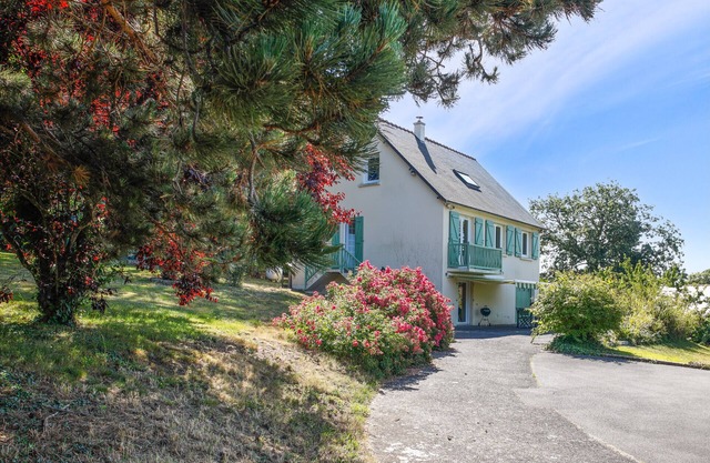Erquy – Family house for 8 adults and 2 children