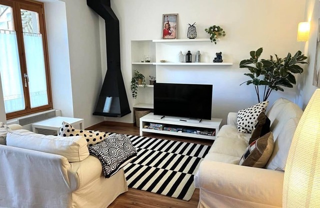 Err III - Two Bedroom Apartment, Sleeps 5
